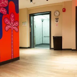 الشباب جاز أون كولومبس سيركل بيت شباب