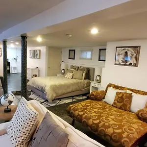 Cozy Studio; Lower Level Unit Apartamento