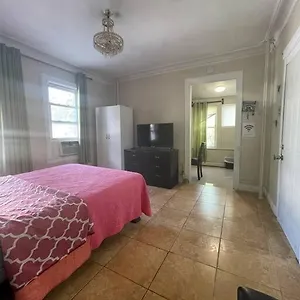 Apartment *private* 5 Minutes From Lga/ Us Open, New York